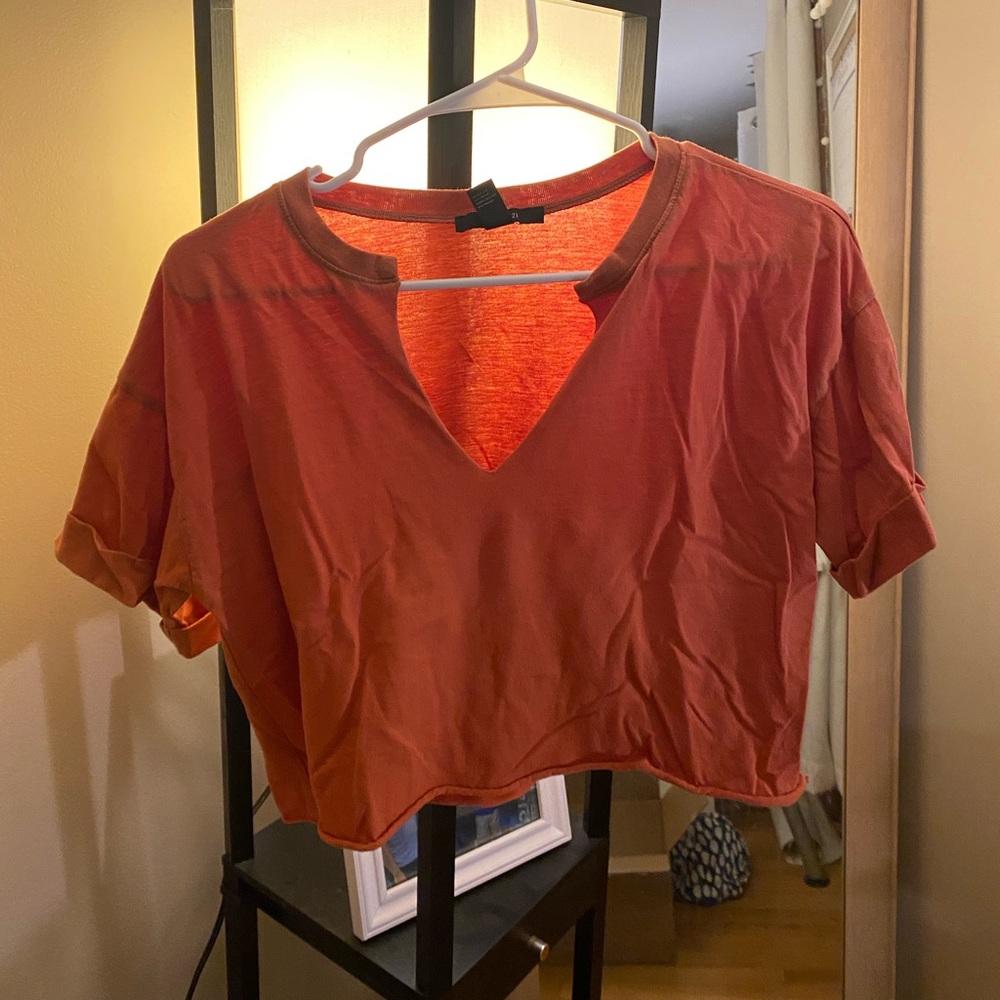 Forever 21 orange cropped casual tee